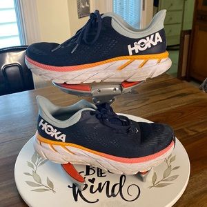 Hoka size 7.5 womens